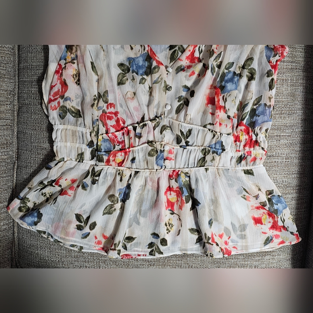 White House Black Market Flutter-Sleeve Blouse Size Medium - Picture 7 of 10